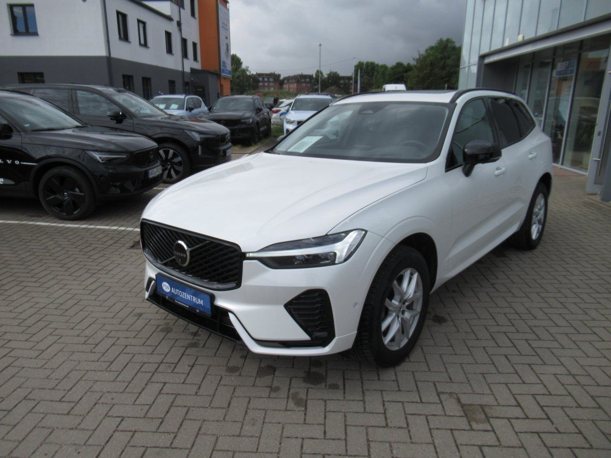 Volvo XC60 B5 Plus Dark AWD Facelift imagem 2