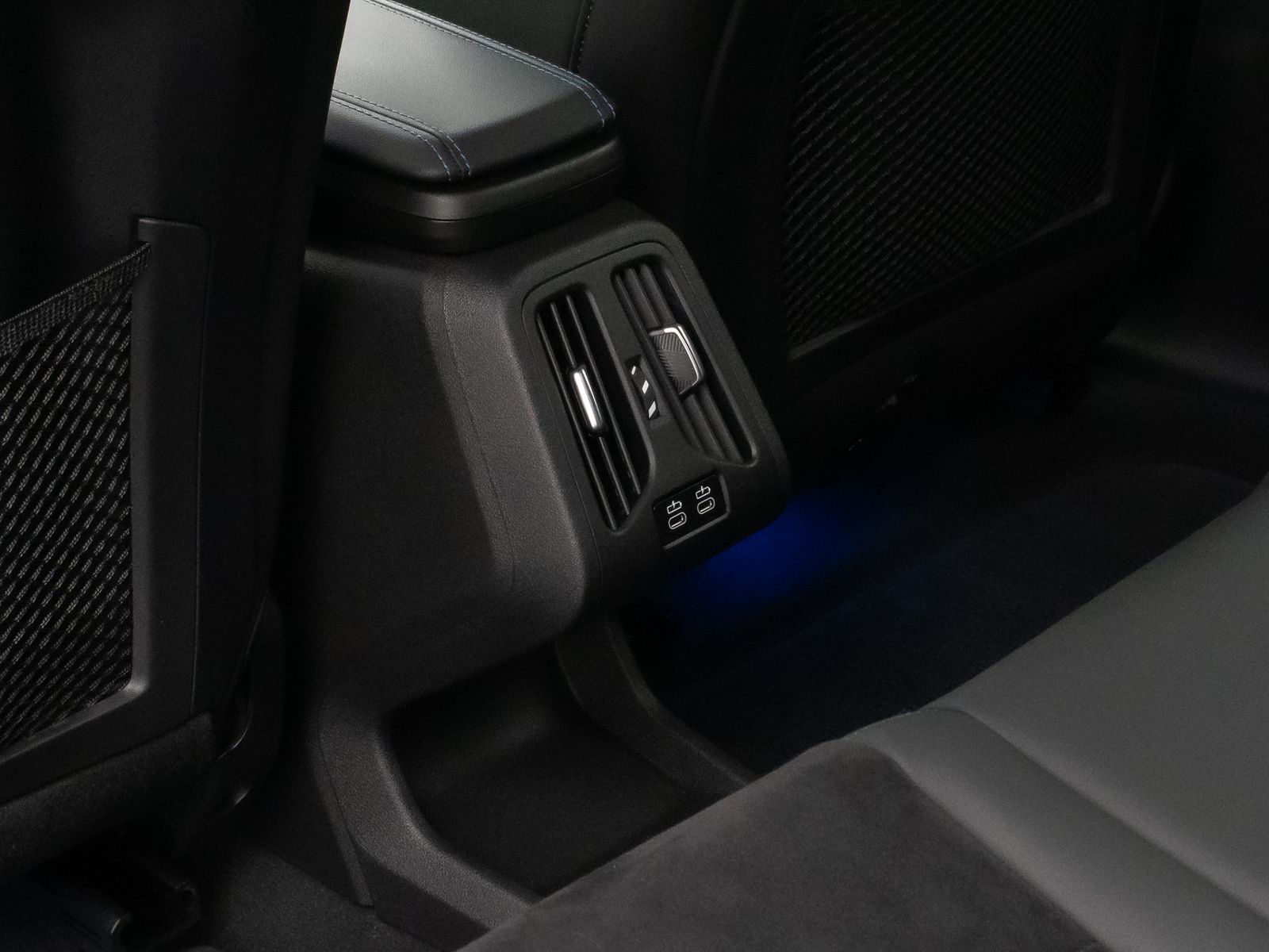 Fahrzeugabbildung BMW iX1 xD30 M Sport Kamera DAB Komfort Fernlichtass