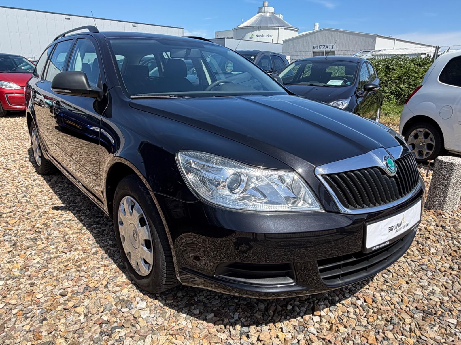 Skoda Octavia 2011 — interior