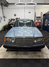 Mercedes-Benz 230E mit geringer Laufleistung  - Mercedes-Benz 230 Gebrauchtwagen in Hamburg