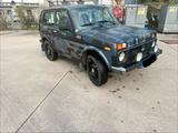 Lada Niva 4x4 mit AHK  Geländewagen mit C... - Lada Niva: M