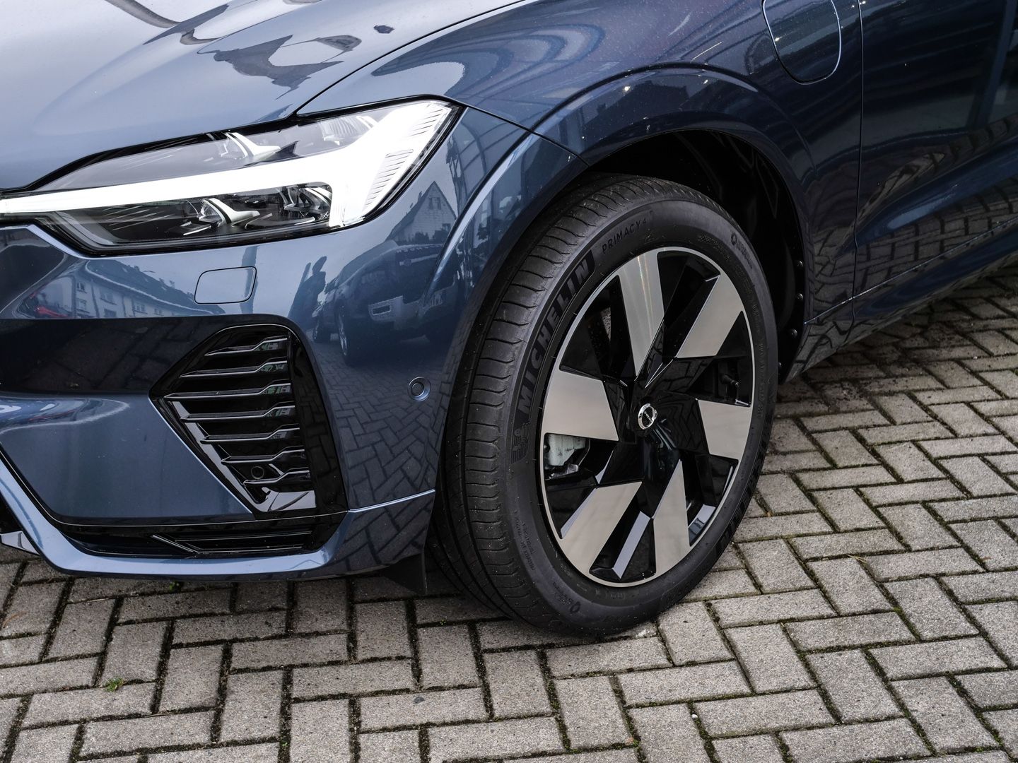 Volvo XC60 Plus Dark Recharge Plug-In Hybrid AWD T8 Tw imagem 3