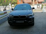 BMW X6 xDrive30d - - graue BMW X6