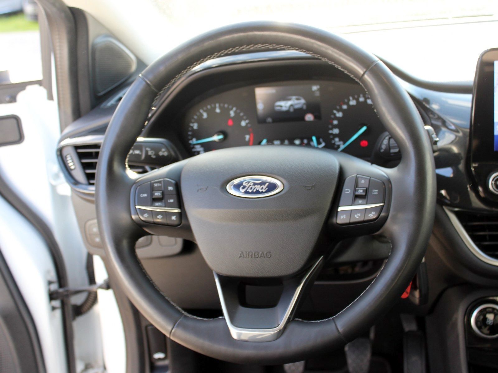 Fahrzeugabbildung Ford Puma Titanium 1,0 EcoBoost Mild Hybrid