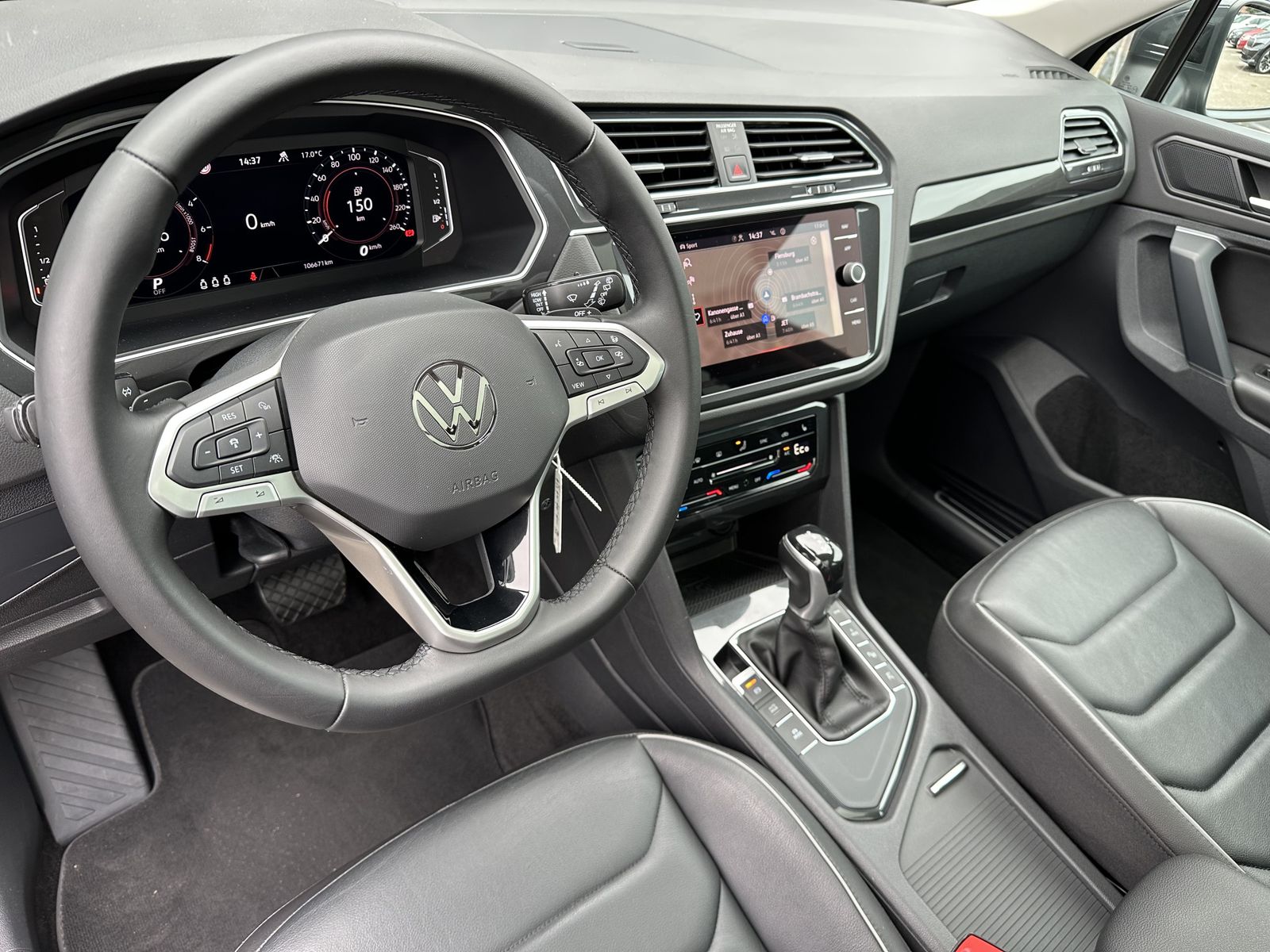 Fahrzeugabbildung Volkswagen Tiguan 1.4 eHybrid DSG Elegance NAV+LED+AHK+PANO