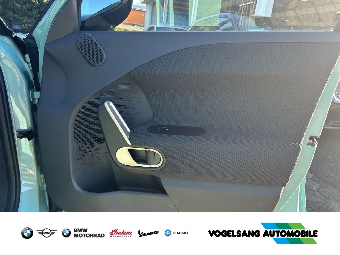 Fahrzeugabbildung MINI Aceman SE Classic Trim,Panodach,HeadUp,19''LMFel