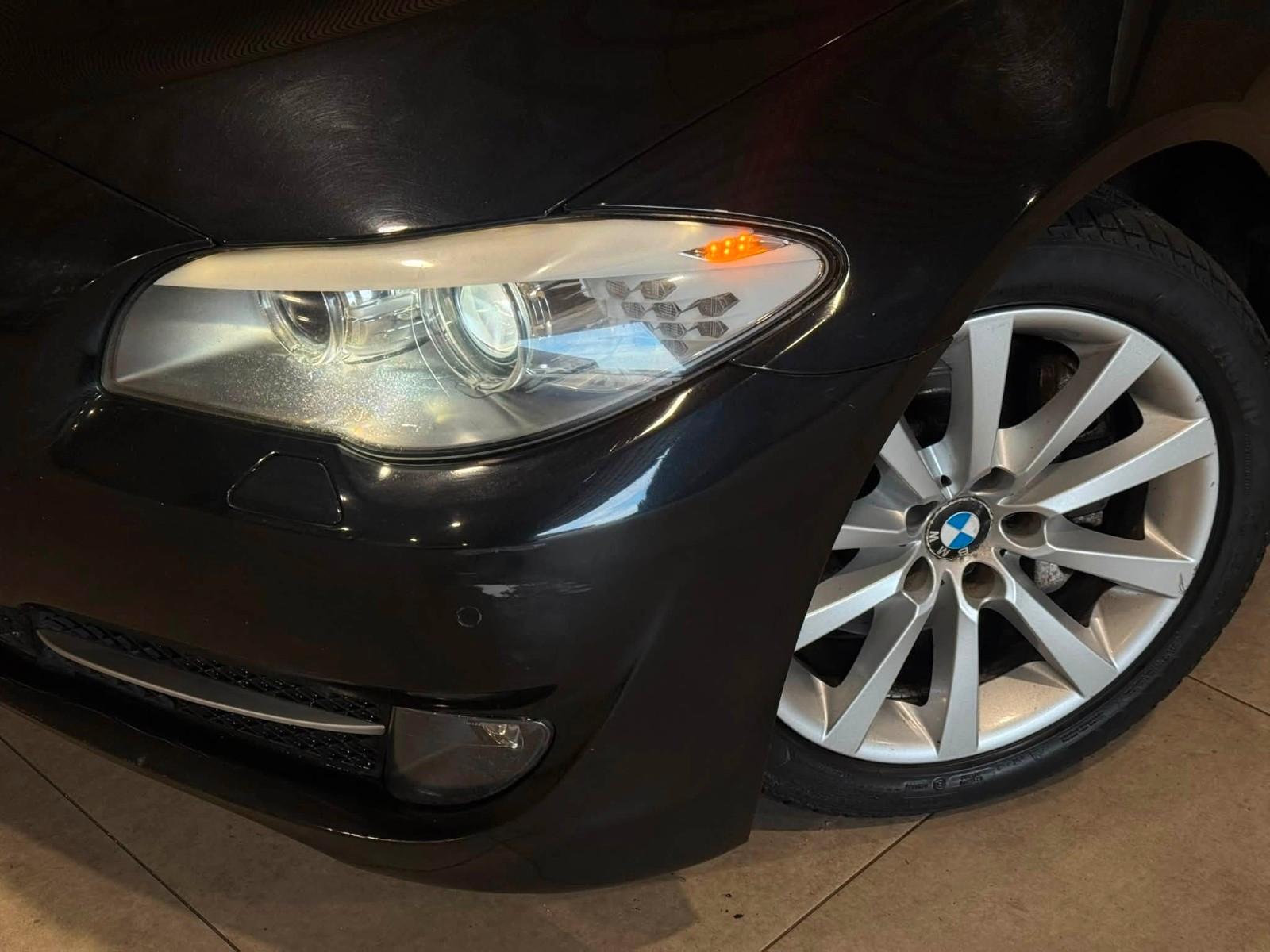 BMW 530 2010 — вигляд ззаду