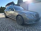 Mercedes-Benz E 500 4MATIC AHG STH  - gebrauchte Mercedes-Benz E 500 aus dem Jahr 2011