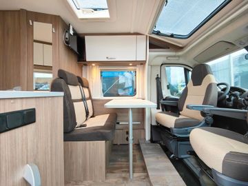 Fahrzeugabbildung Carado V-337 pro  Modell 2024