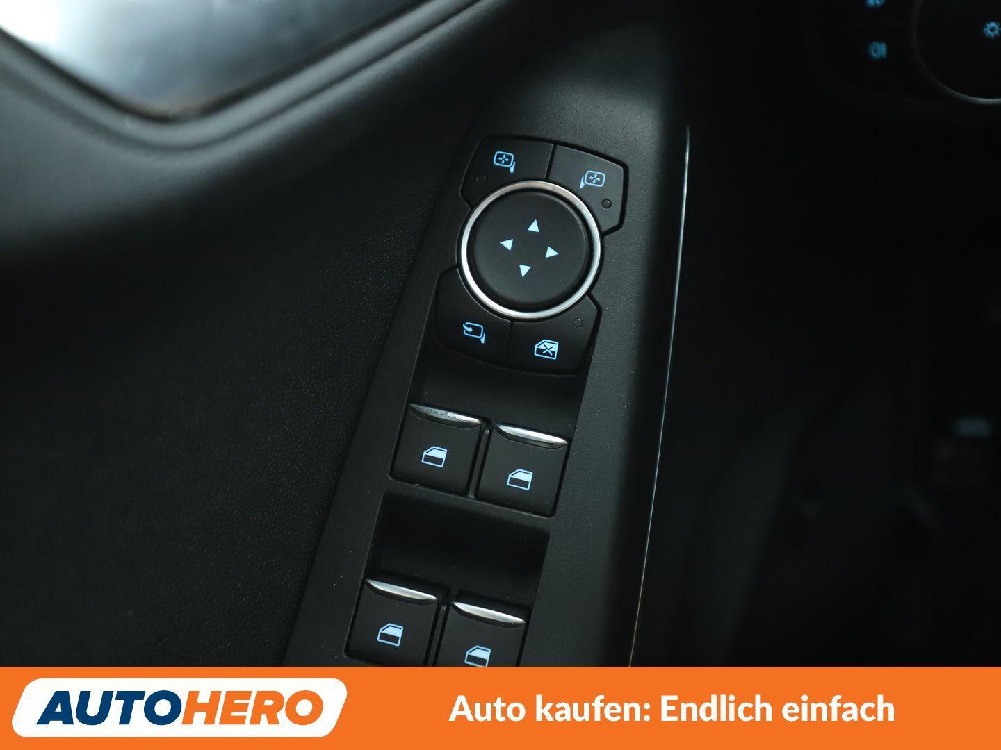 Ford Fiesta 1.5 EcoBoost ST *NAVI*LED*TEMPO*PDC*PANO*