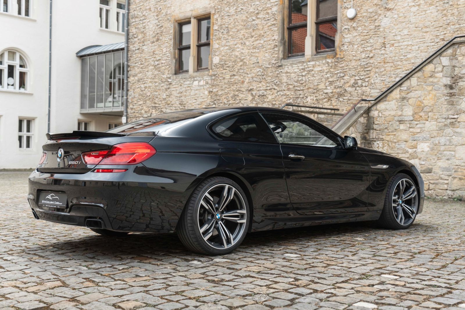 Fahrzeugabbildung BMW 650i xDrive Coupé M-SPORTPAKET HUD H&K LED KAM