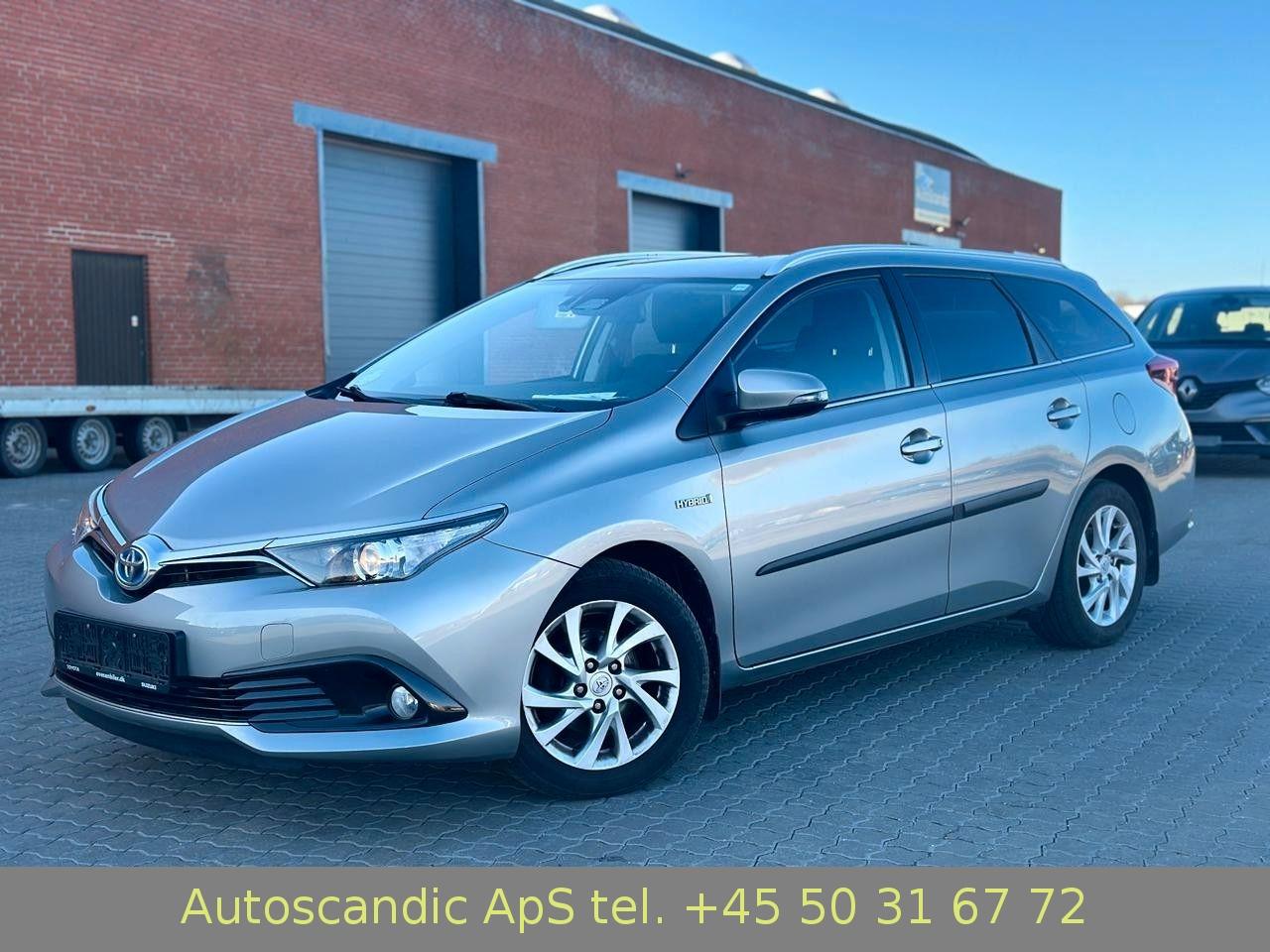 Toyota Auris Touring Sports Hybrid Camera,Lane asisst