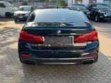 BMW M550 iA xDrive /HUD/LED/Keyless/Night/360 - BMW M550: Limousine