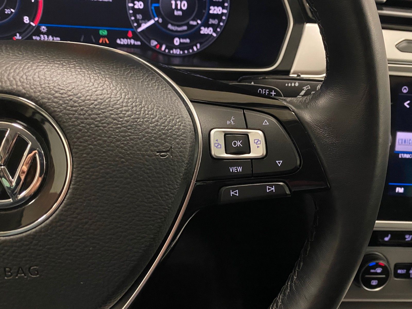 Fahrzeugabbildung Volkswagen Passat Variant1.5 TSI DSG Comfortline+NAVIGATION