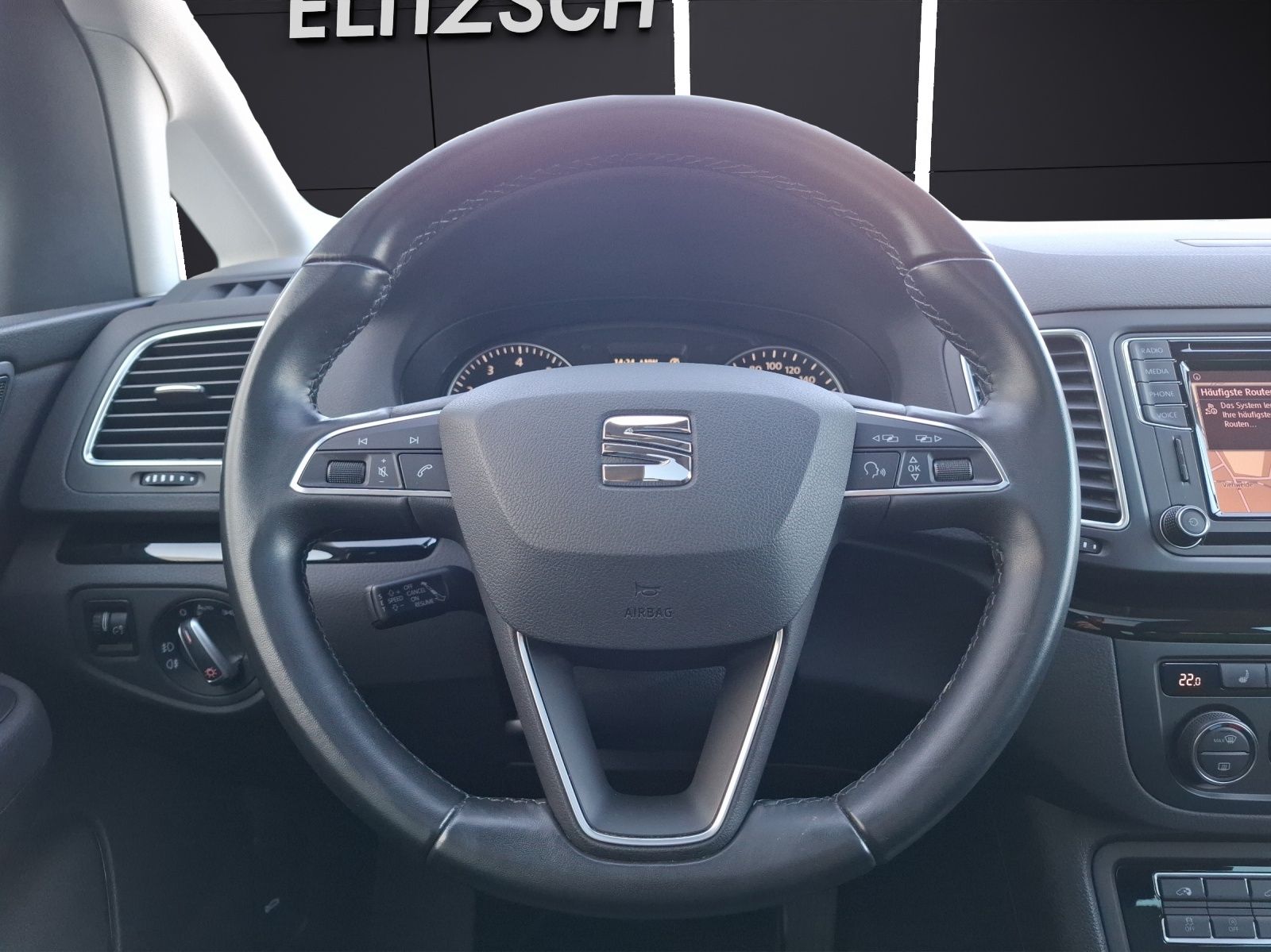 Fahrzeugabbildung SEAT Alhambra TSI Style DSG Bi-Xenon Navi PANO RFK GR