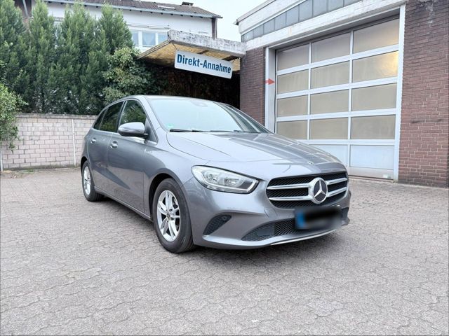 MERCEDES-BENZ Mercedes-Benz B180d Automatik/ Navi/ Sitzh...