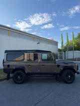 Land Rover Defender 110 Td4 "Rough" Lim. Ed. - Land Rover Gebrauchtwagen von 2011