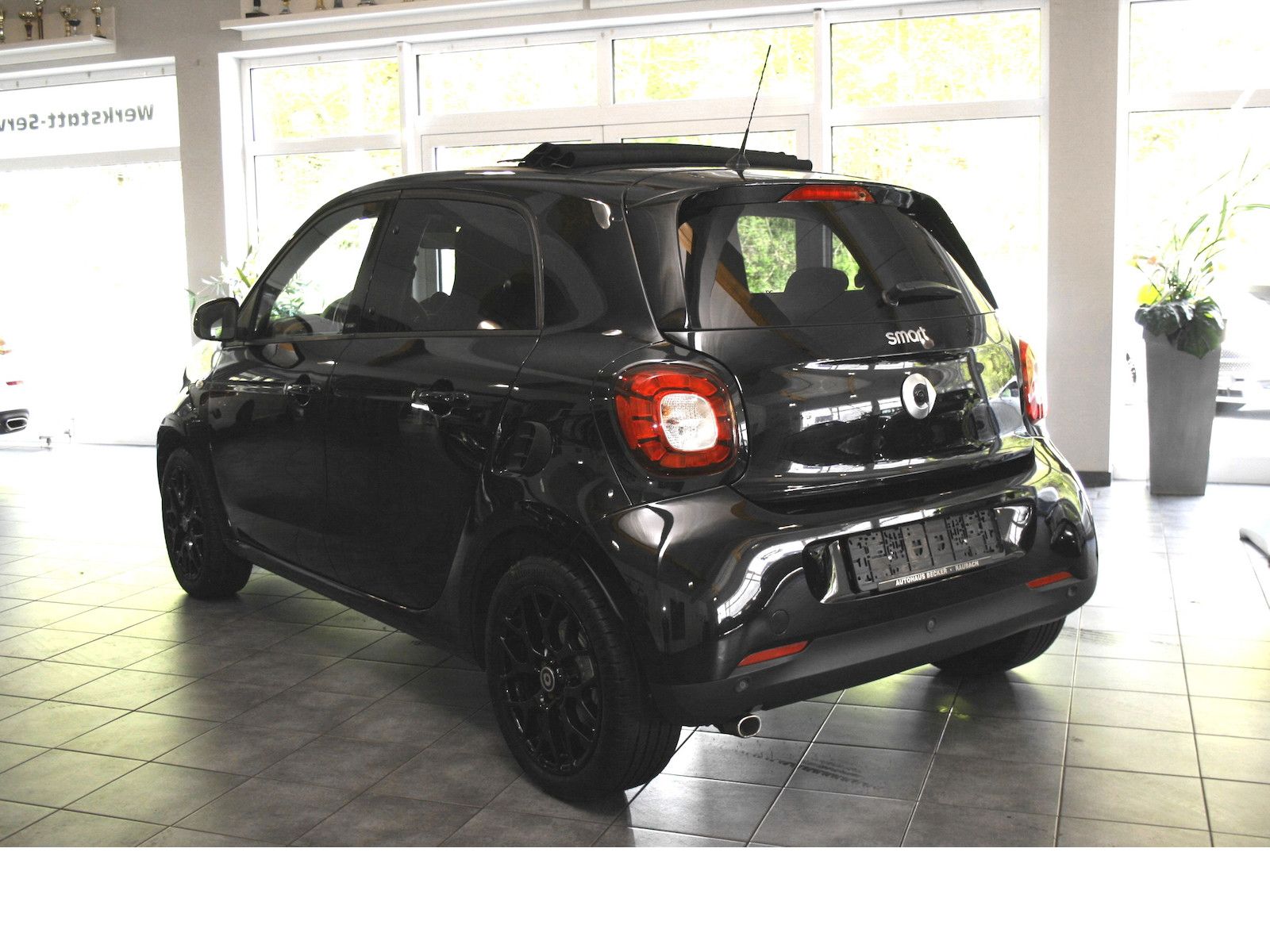 Fahrzeugabbildung Smart ForFour Prime 66KW*Twinamic*Faltdach*Navi*Kamera