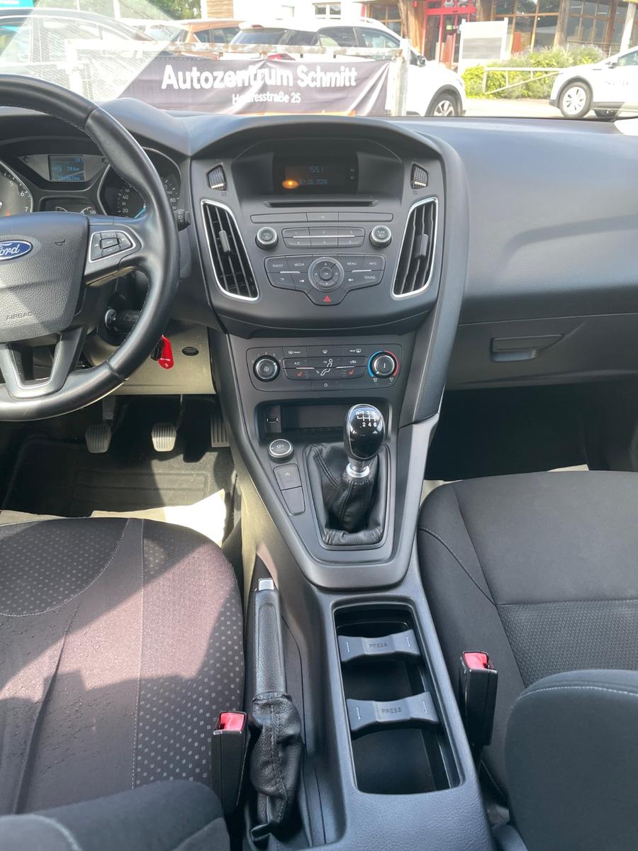 Ford Focus 2015 — photo 10