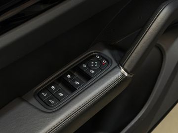 Porsche Cayenne - 12