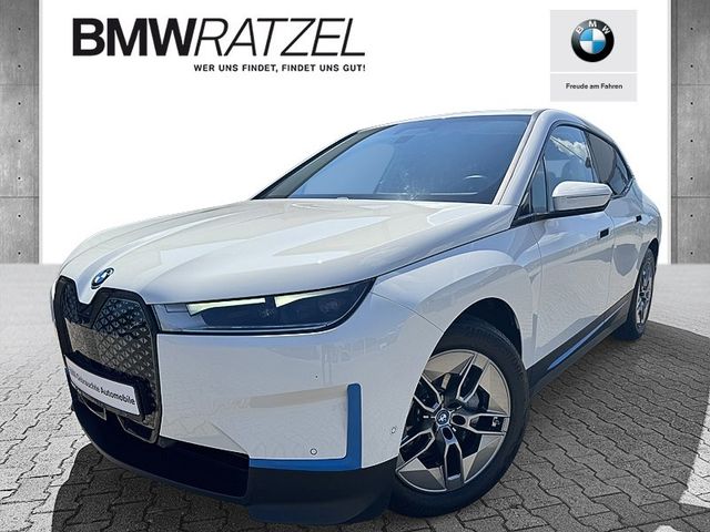 BMW iX xDrive40 DAB Komfortzg. Parkassistent AHK