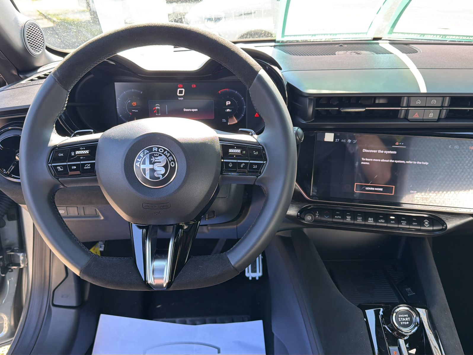 Fahrzeugabbildung Alfa Romeo Junior Sport-/Technologie-Paket, ab 298 € i.M.