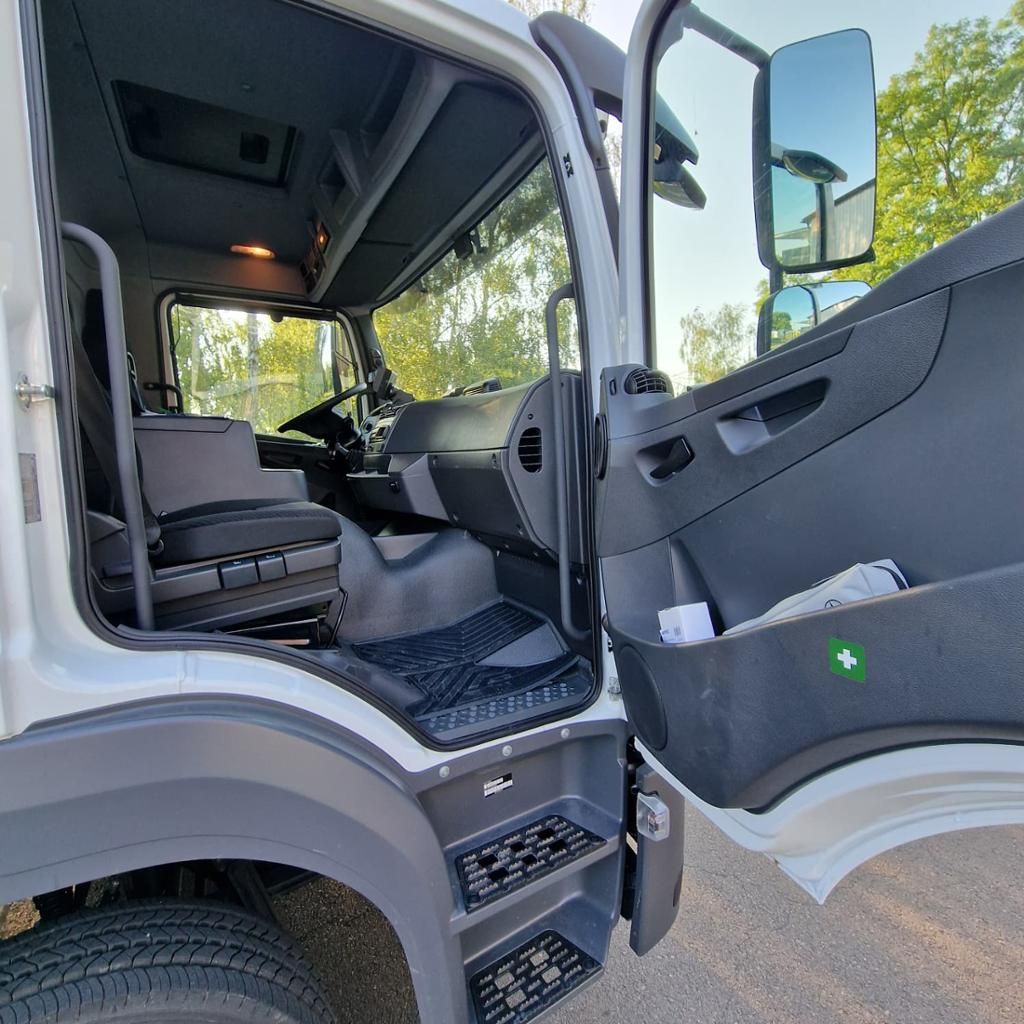 Fahrzeugabbildung Mercedes-Benz Atego 1224 L Spier Koffer mit BÄR LBW 1500 kg