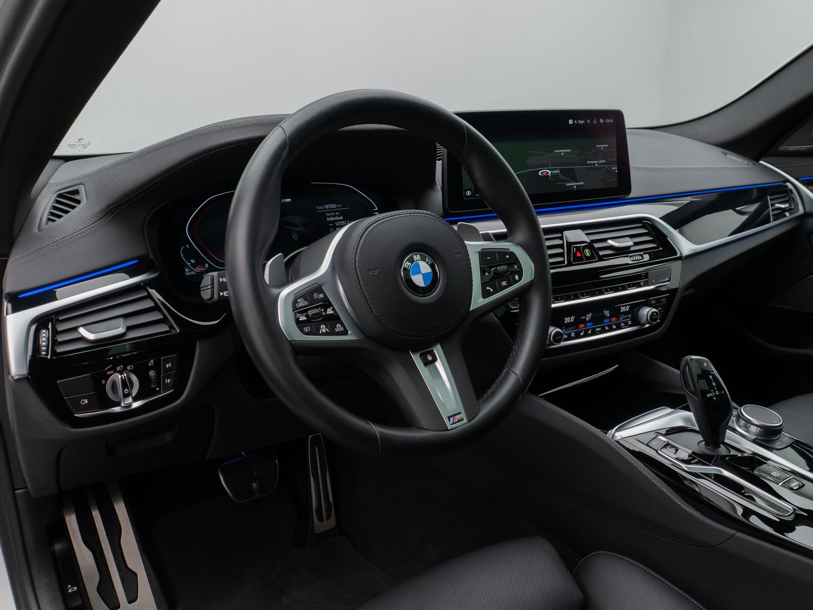 Fahrzeugabbildung BMW 540d xD M Sport Panoram Kamera Laser HUD H/K 19"