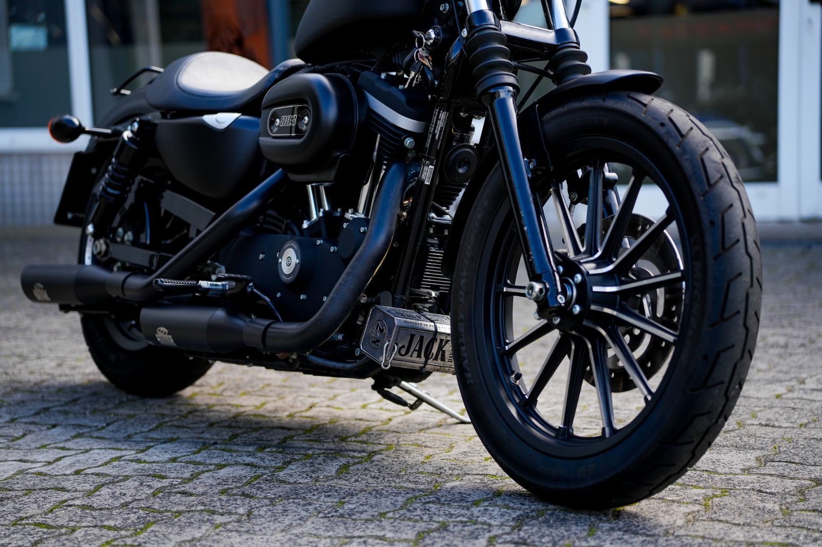 Fahrzeugabbildung Harley-Davidson XL883N Sportster Iron 883 - Jekill - 1. Hand