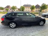 Skoda Superb Combi Ambition - Skoda Superb aus 2016 mit Diesel-Antrieb: Kombi