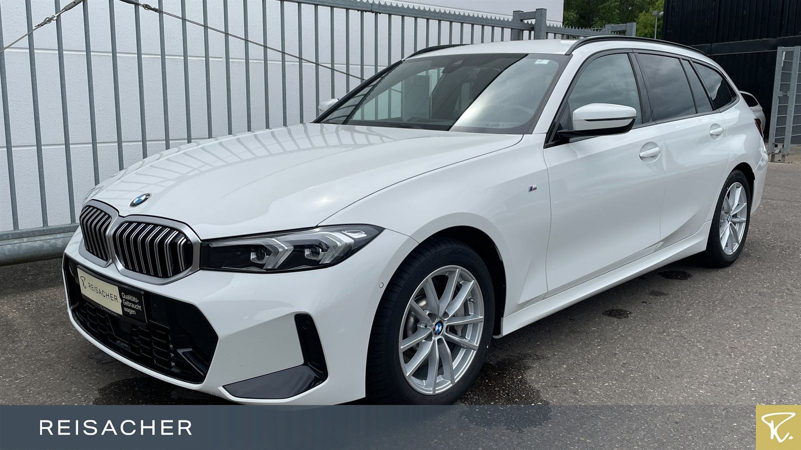 BMW 330i A xDrive Tou M-Sport,AHK,LiCo+,ParkAss,HiFi