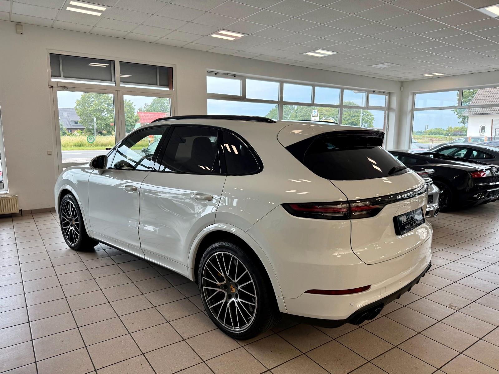 Porsche Cayenne Turbo PCCB/Burmester/ACC/Panorama