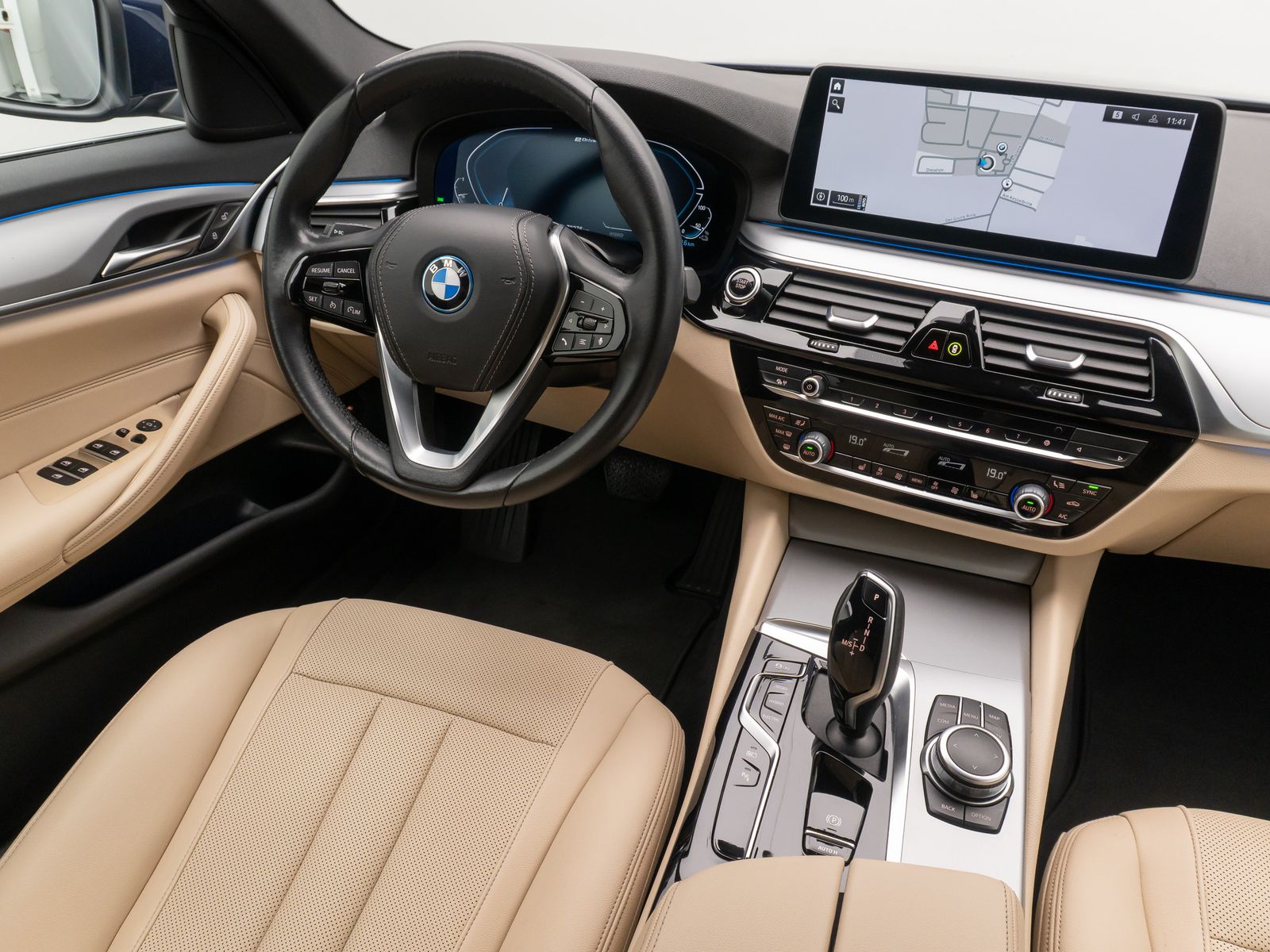 Fahrzeugabbildung BMW 520e Alarm AHK DAB HiFi Individual Leder 18Zoll