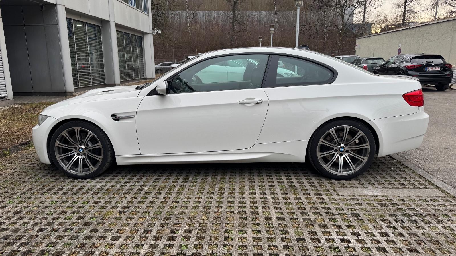 BMW M3 E92 V8 4.0 420 ch BVA - CUIR - BI-XENON - HARMAN KARDON