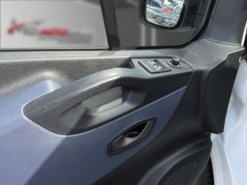 Opel Vivaro - 11
