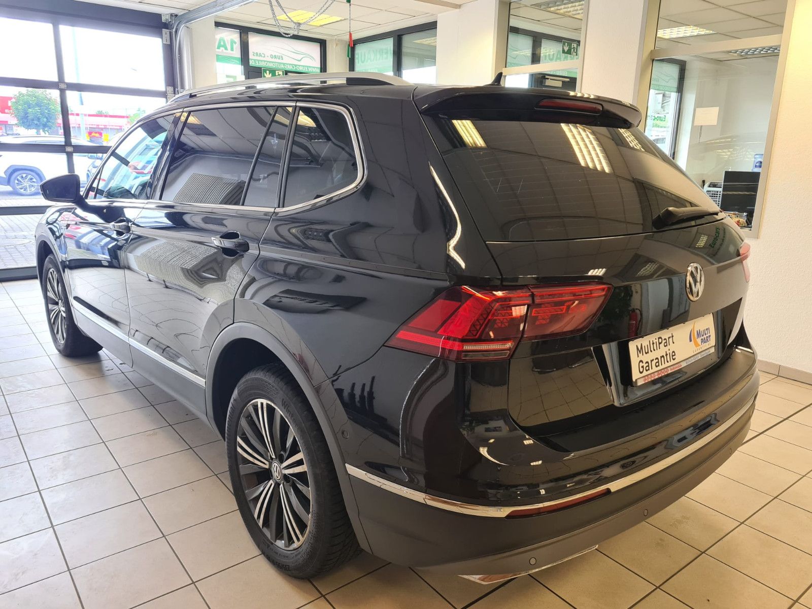 Fahrzeugabbildung Volkswagen Tiguan Allspace Highline 4Motion / LED / NAVI /
