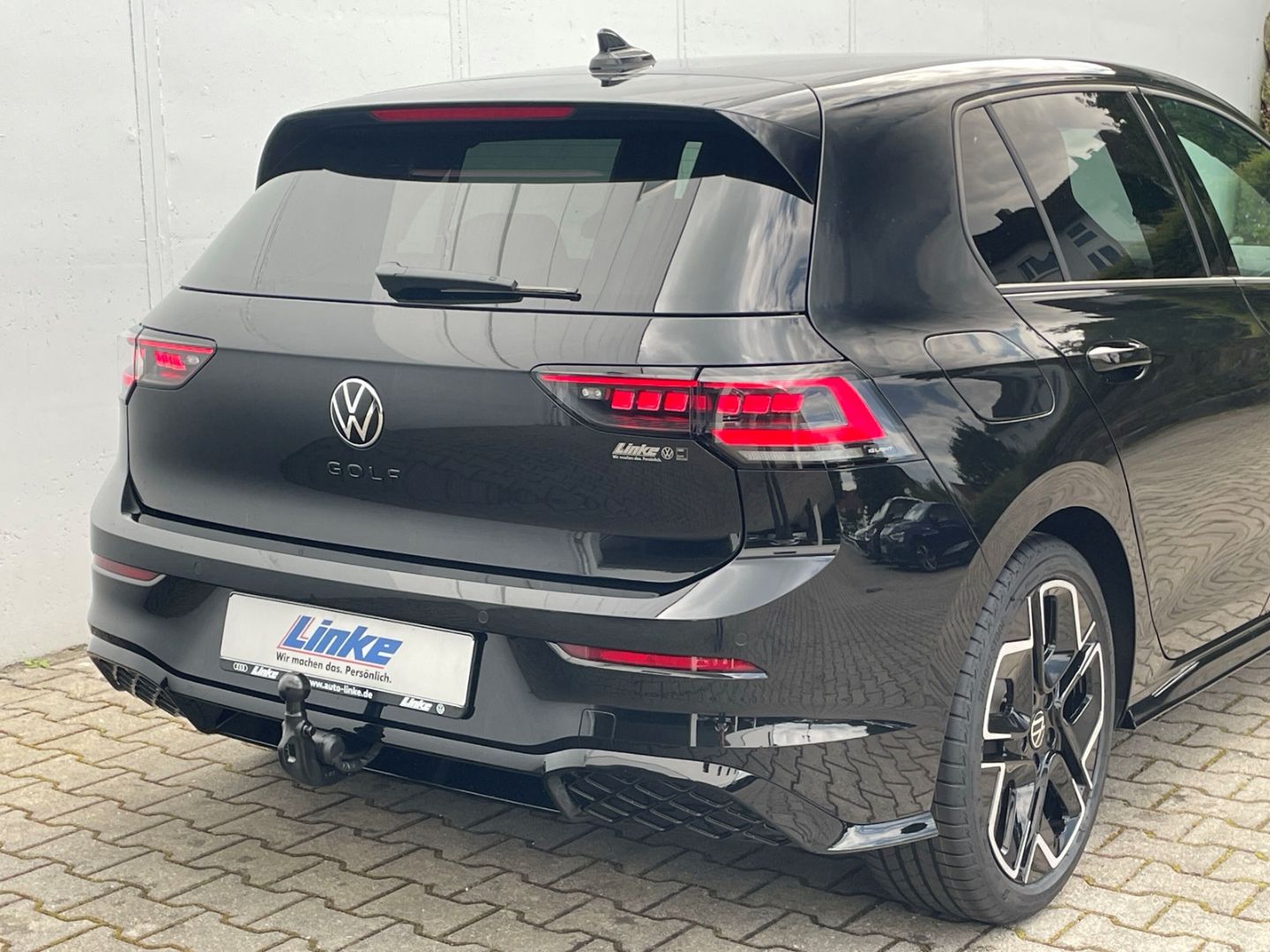 Golf VIII 1.5 eTSI DSG R-Line HUD/AHK/Kamera/ACC