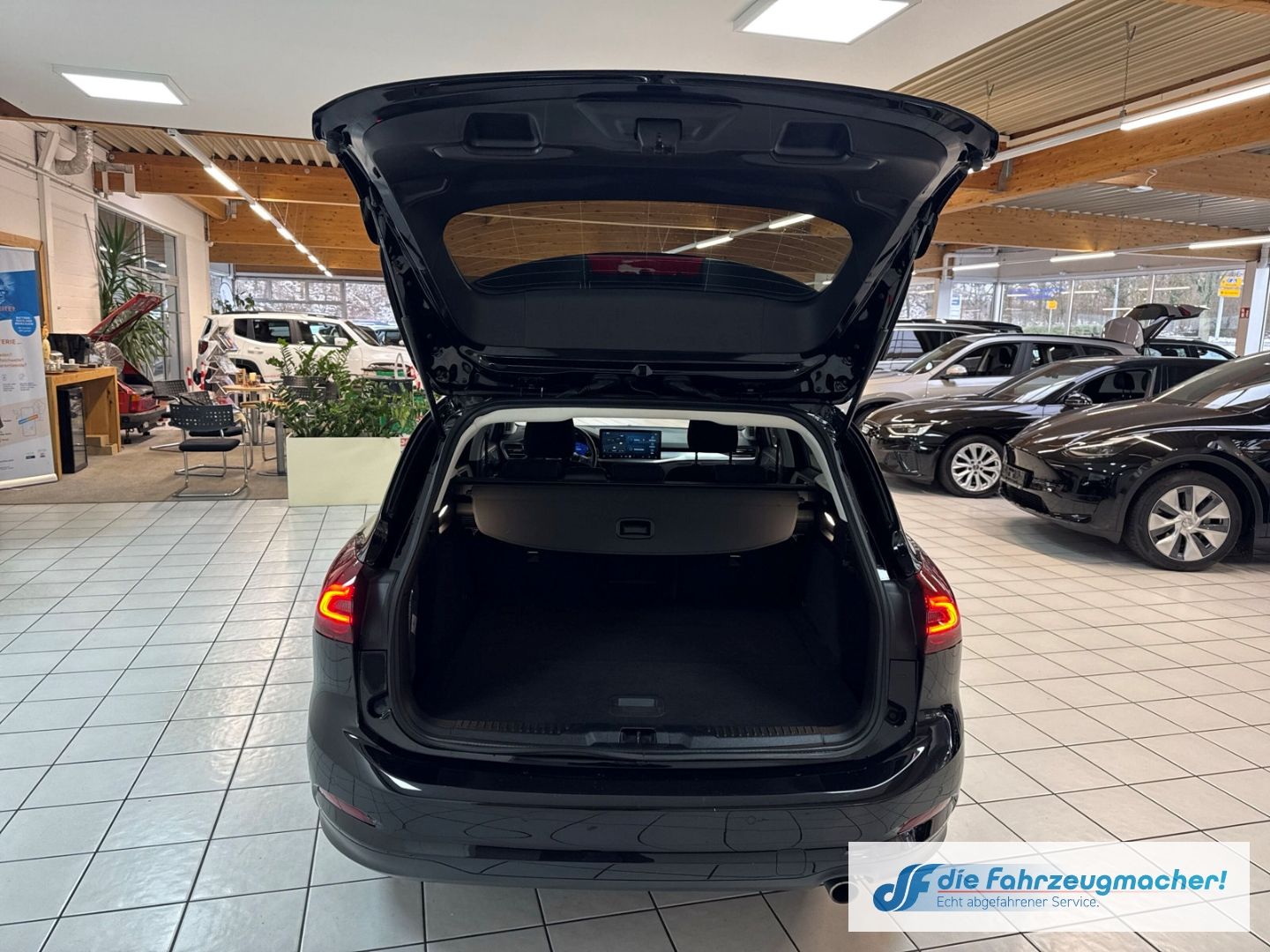 Fahrzeugabbildung Ford Focus Turnier Titanium X Navi Digitales Cockpit