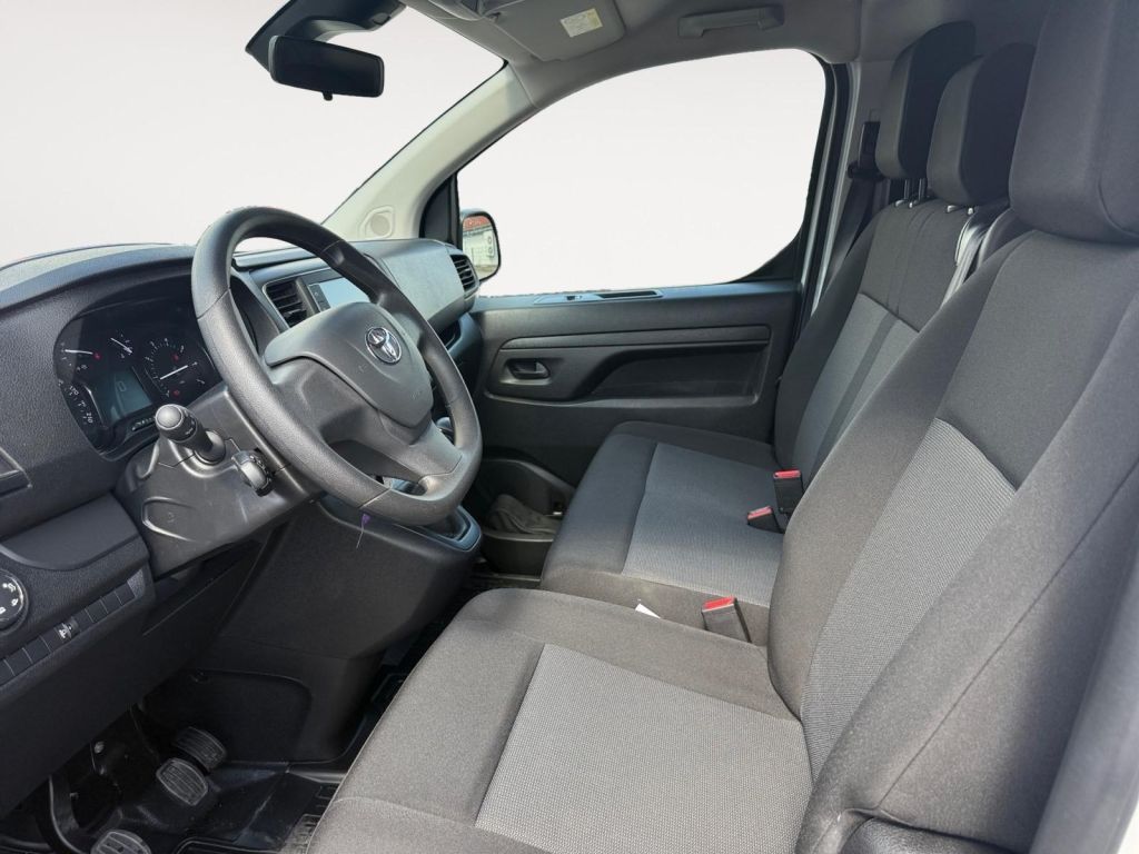 Fahrzeugabbildung Toyota Proace 2,0-l-D-4D L2 (9-Si.) Verso Shuttle