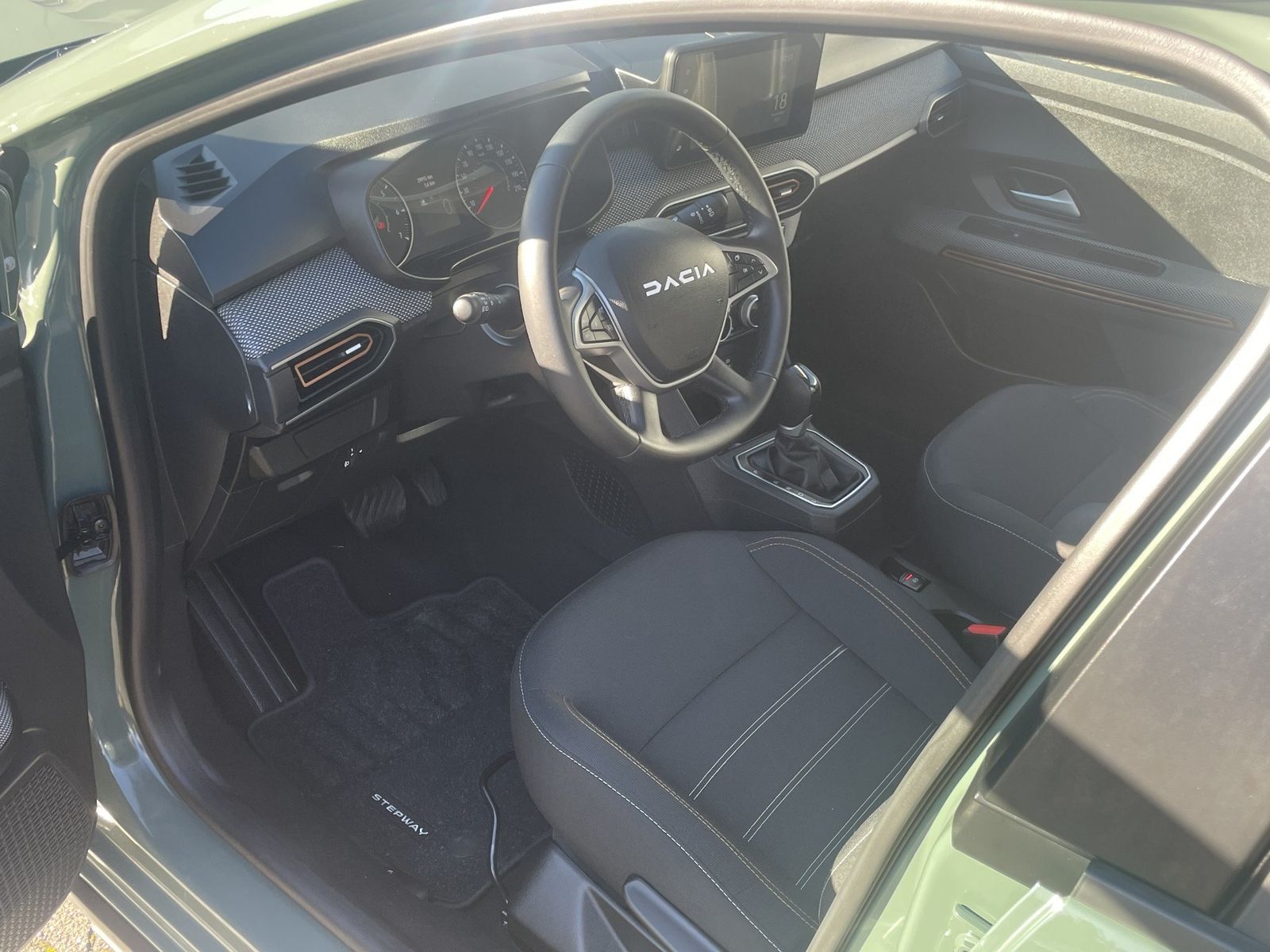 Fahrzeugabbildung Dacia Sandero Stepway Expression TCe90 Automatik