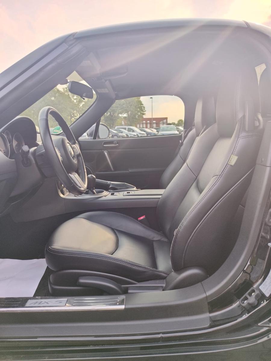 Mazda MX-5 1.8 Roadster Coupé | 126 ch | BVM | Toit rigide escamotable | Cuir | Sièges chauffants | Hifi Bose | Régulateur
