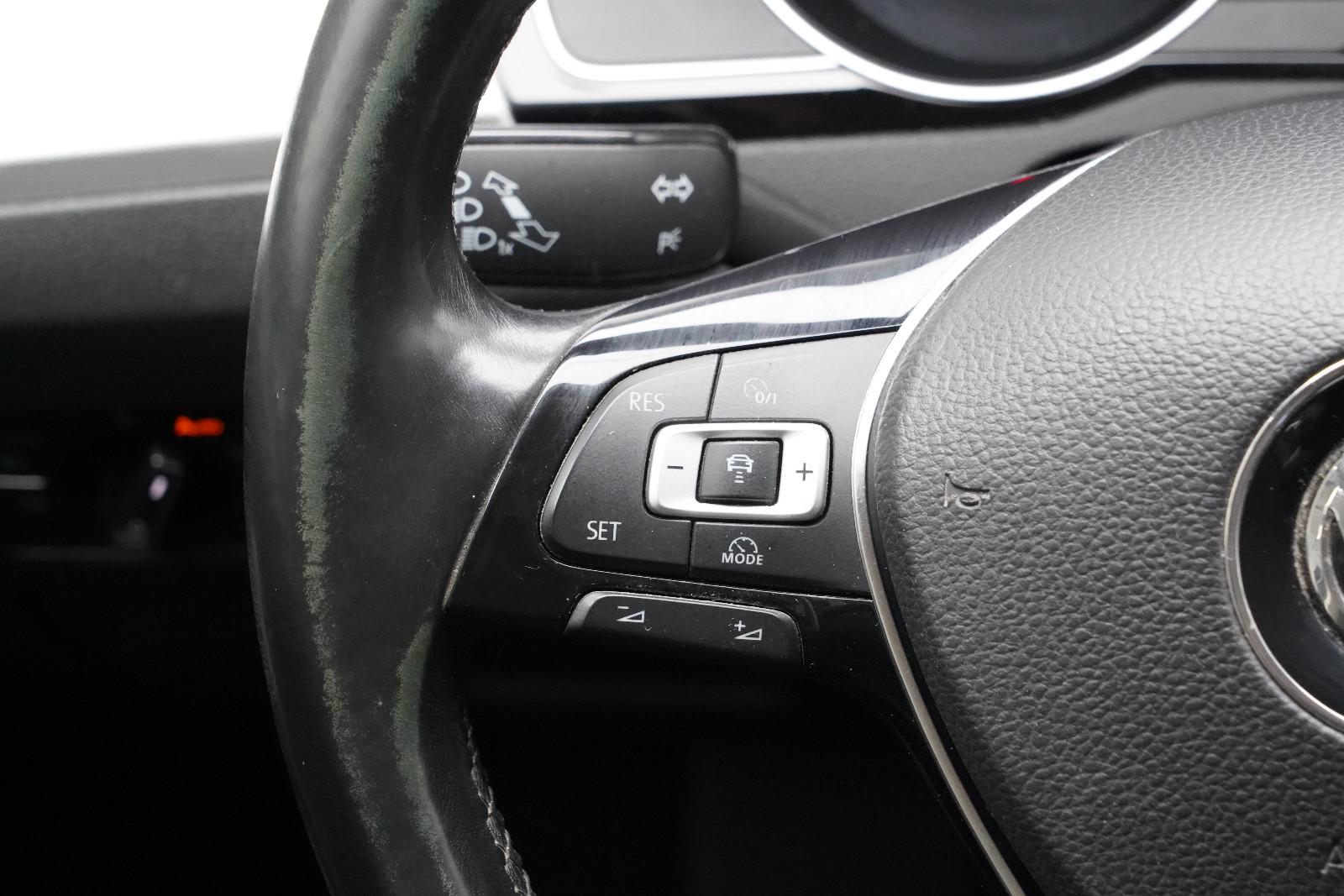 Volkswagen Passat Lim. 1.4 SHZ NAVI GJR Keyless PDC