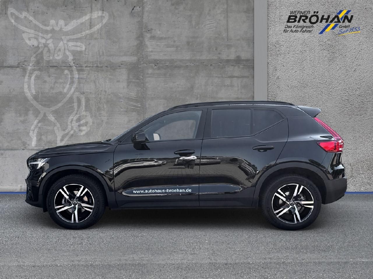 Fahrzeugabbildung Volvo XC40 T2 Plus Dark 2WD