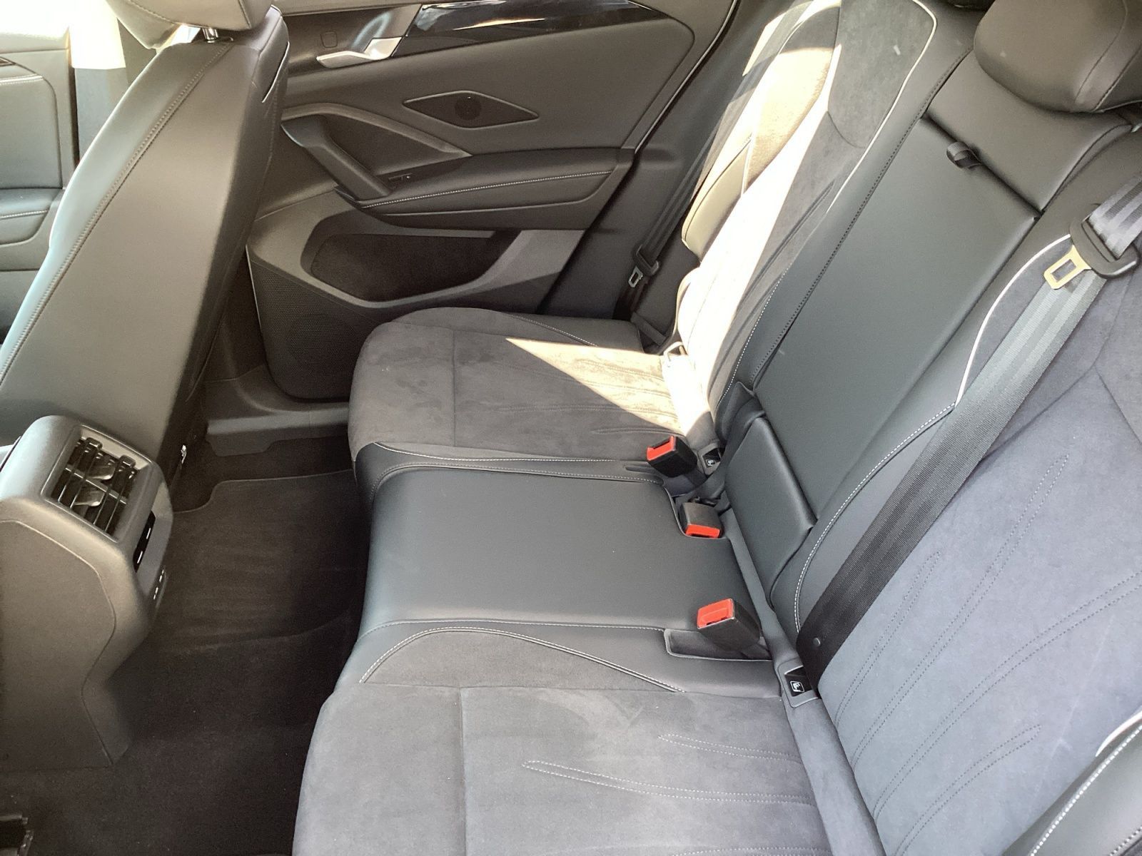 Volkswagen Tiguan - Bild 13