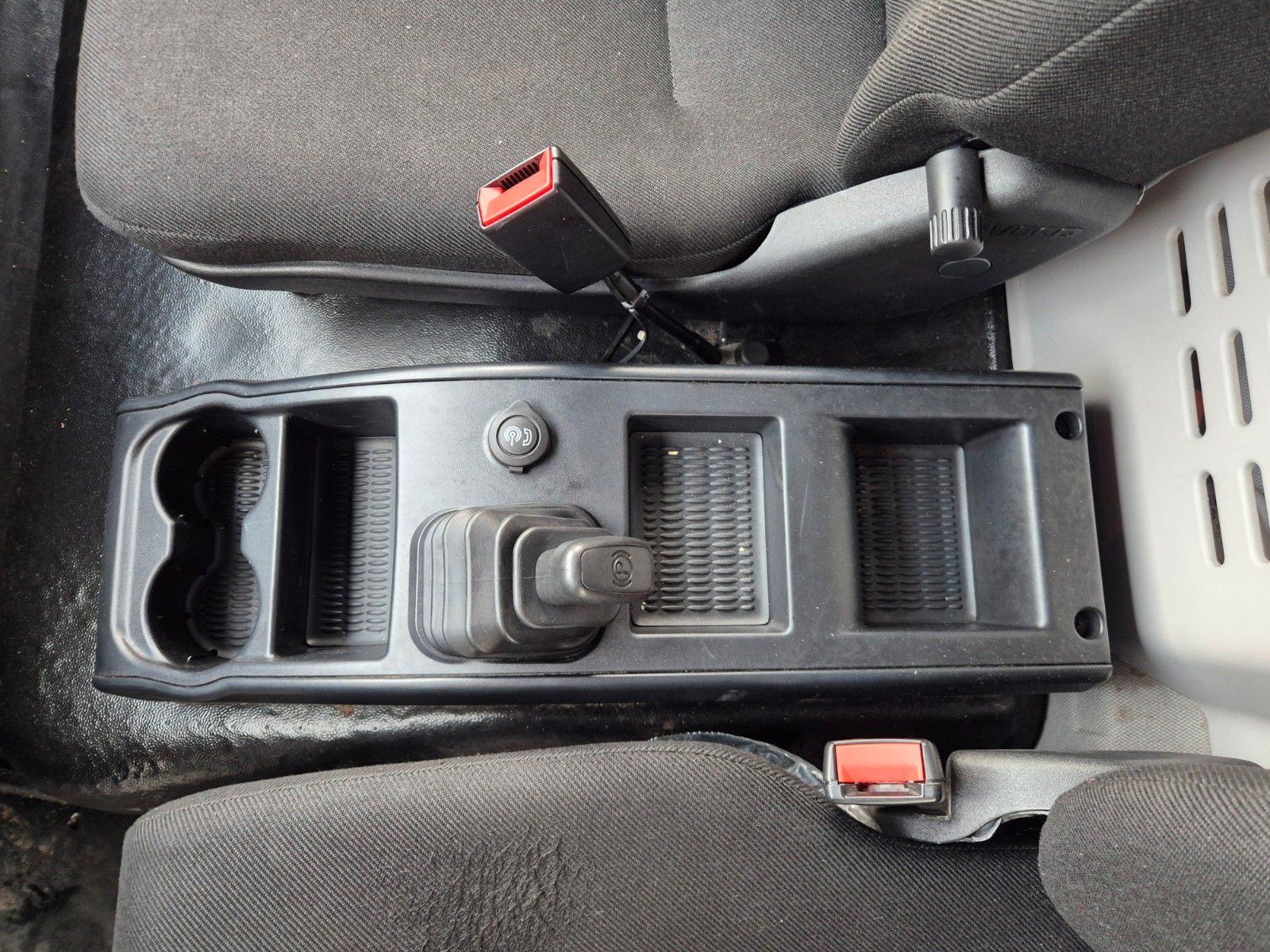 Fahrzeugabbildung Iveco Eurocargo 75-210 Koffer LBW