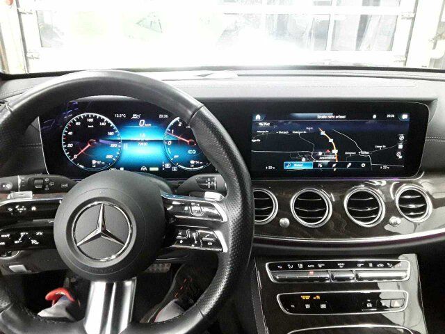 Fahrzeugabbildung Mercedes-Benz E 300 T de 4M AMG+AHK+Distr+Burm+ R-Kamera+Carpl