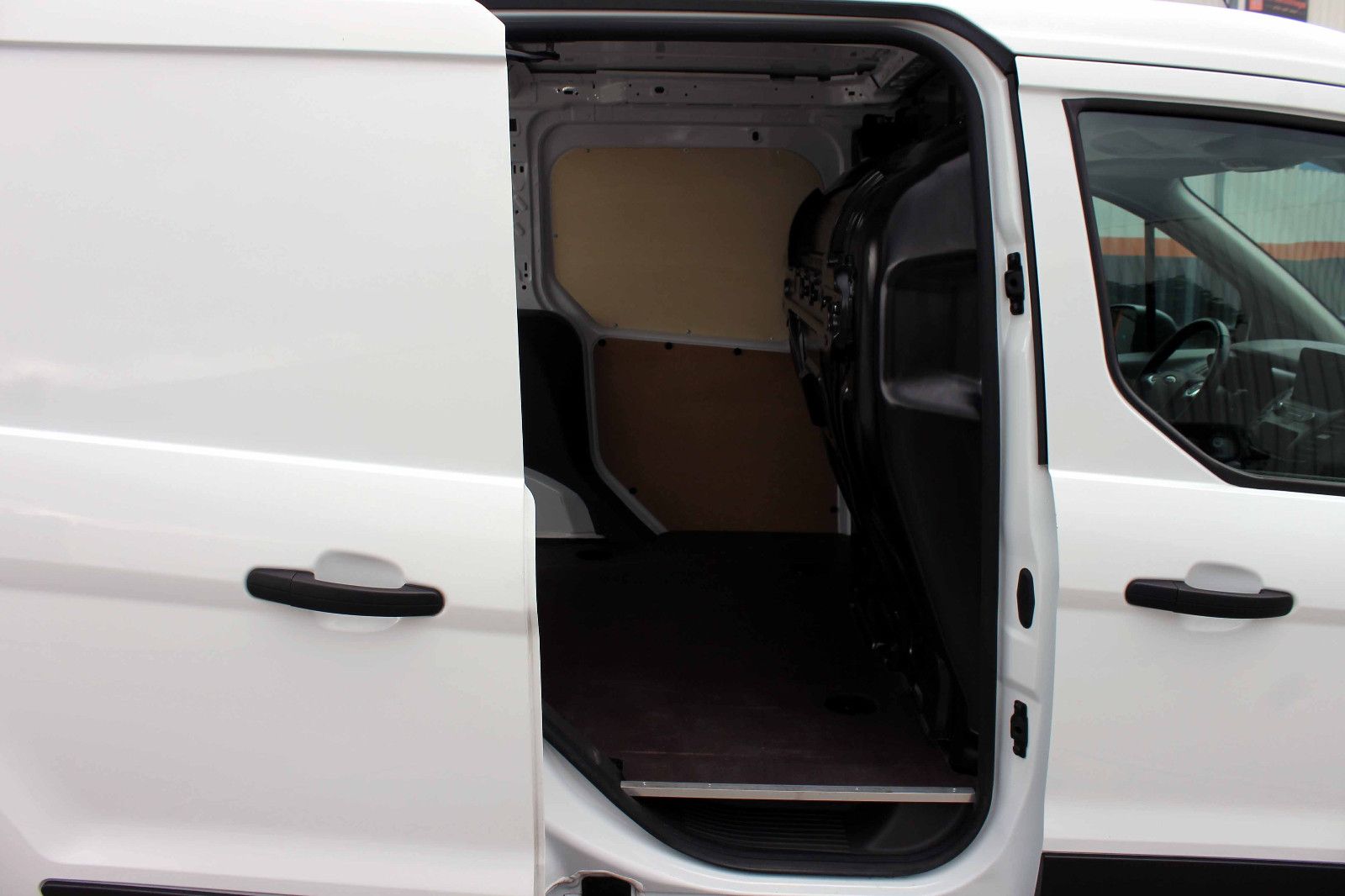 Fahrzeugabbildung Ford Transit Con. 220 L1 Kasten Trend ACC PDC KAM AHK