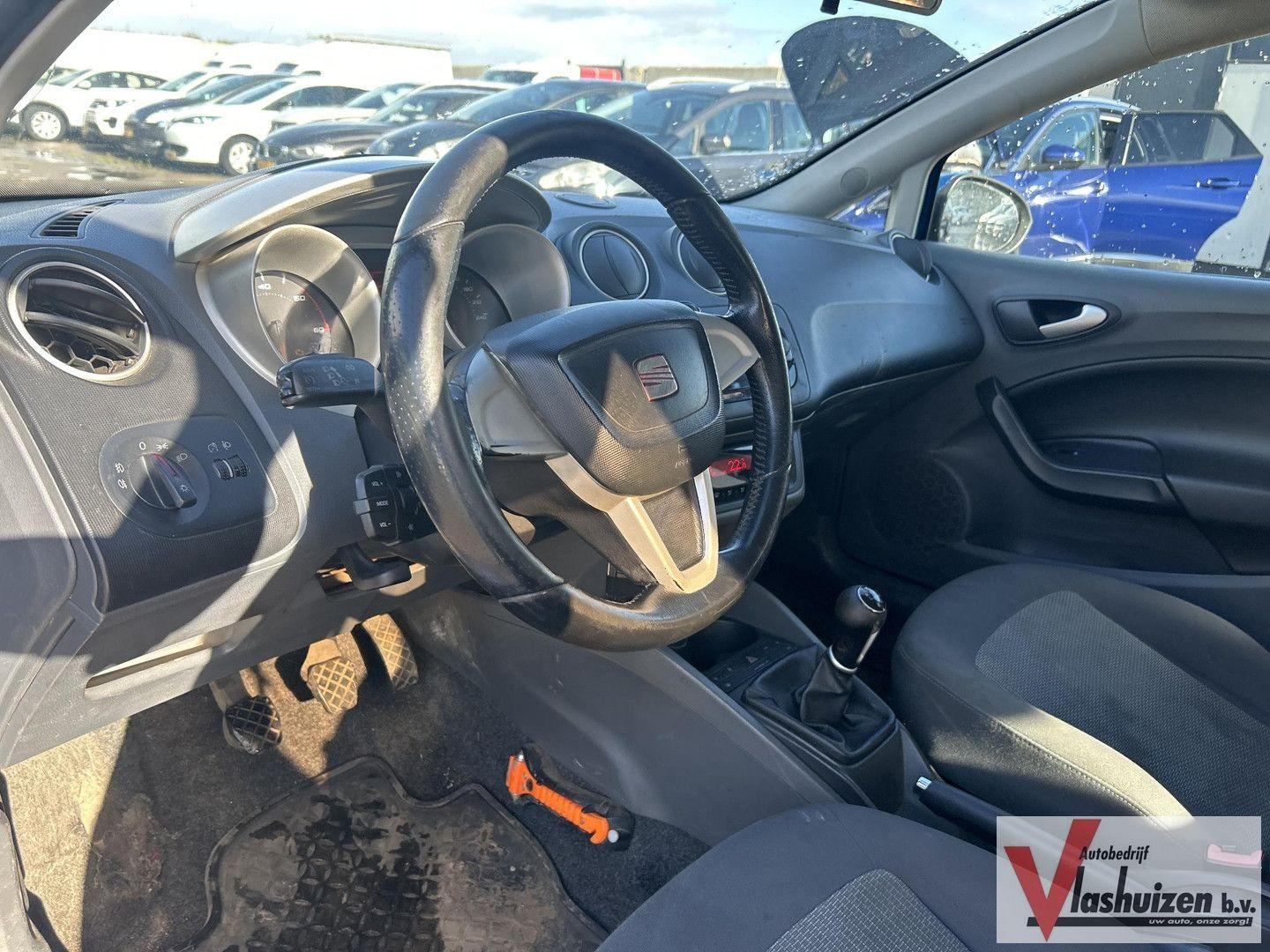 Seat Ibiza 2012 — interior