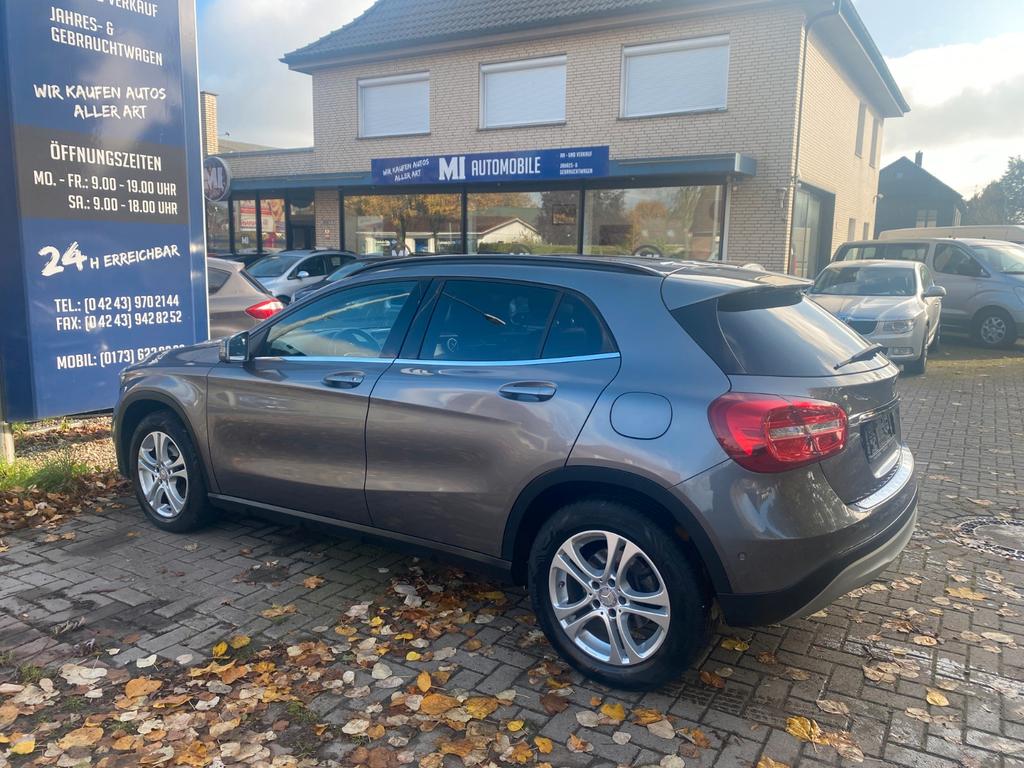 Mercedes-Benz GLA 220