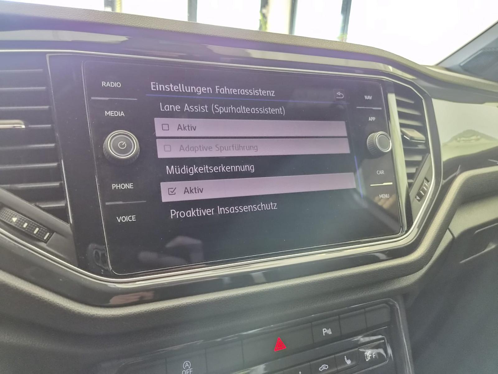 Volkswagen T-Roc Sport 4Motion / LED / SCHECKHEFT/Navi